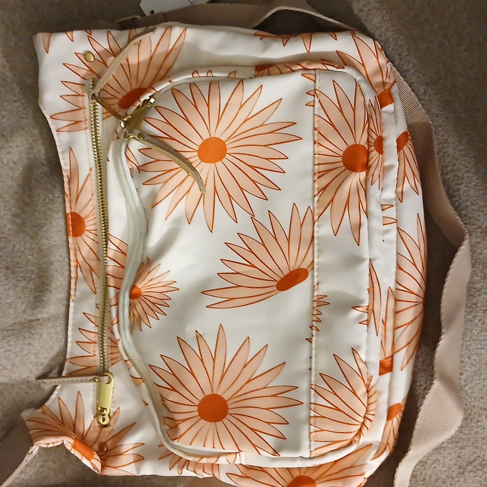 Time and‎ Tru adjustable shoulder strap bag